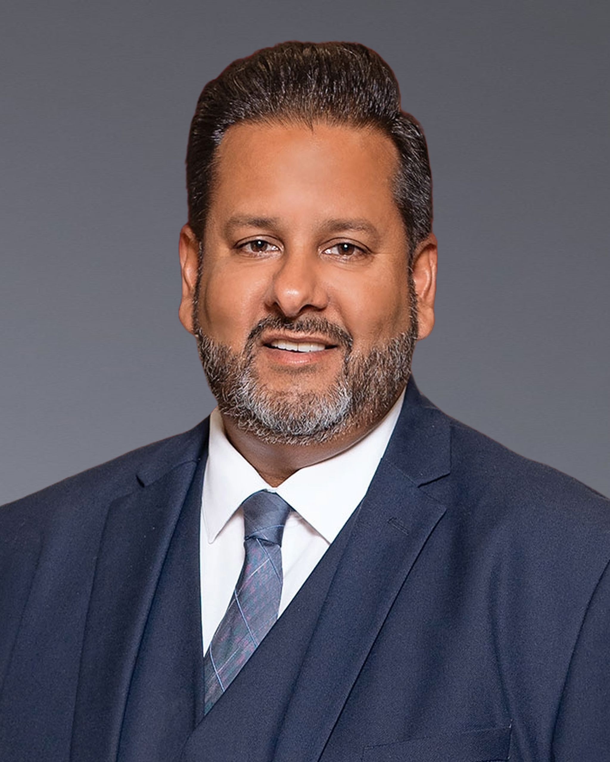 Yameen-Zaki-Salahuddin-Biography-Headshot-California-United-Law-Group